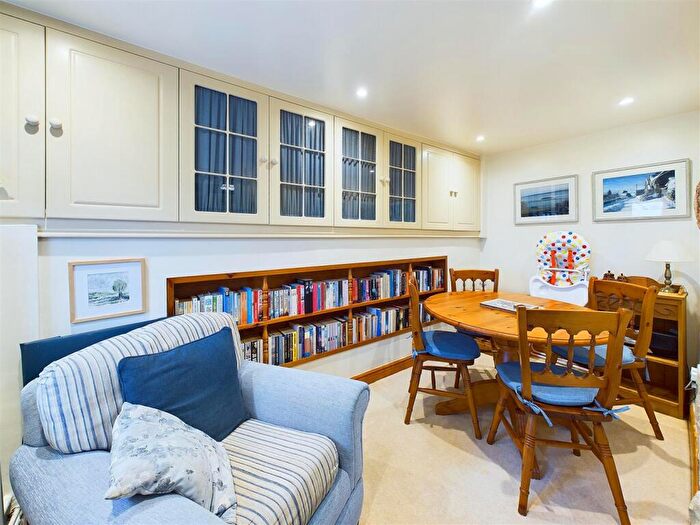 2 Bedroom Cottage To Rent In West Bank, Winster, DE4