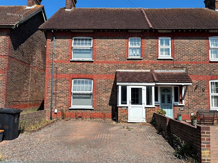 3 Bedroom Semi-Detached House For Sale In North Road, Portslade, Brighton, BN41