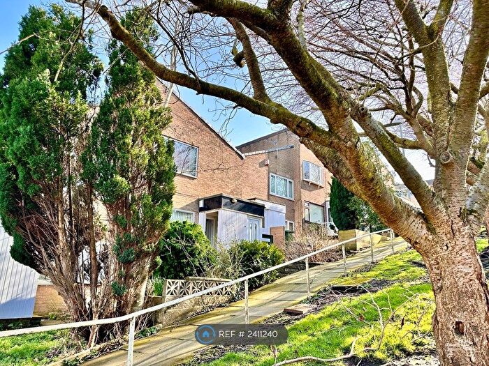 2 Bedroom Flat To Rent In Deans Close, Newcastle Upon Tyne, NE16