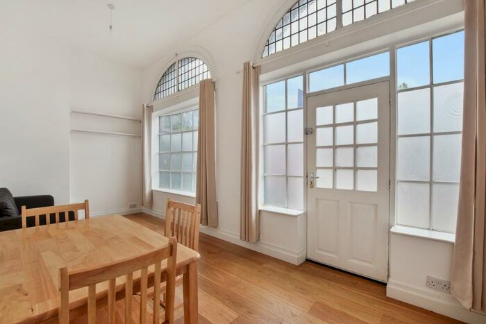 2 Bedroom Flat To Rent In Highgate West Hill, Highgate, N6