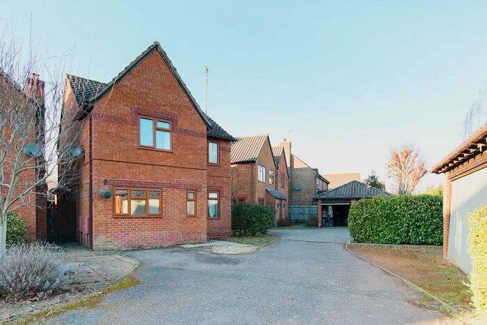 4 Bedroom Detached House For Sale In Mill Close, Deddington, OX15