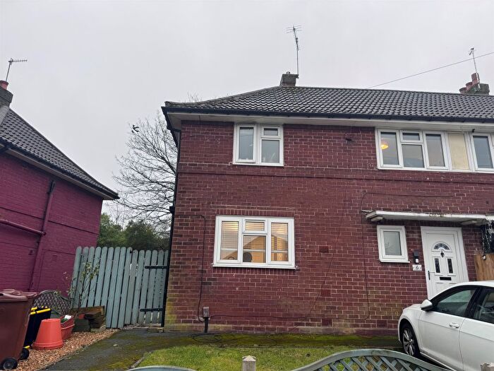3 Bedroom Semi Detached House For Sale In Broadlea Crescent, Leeds, LS13