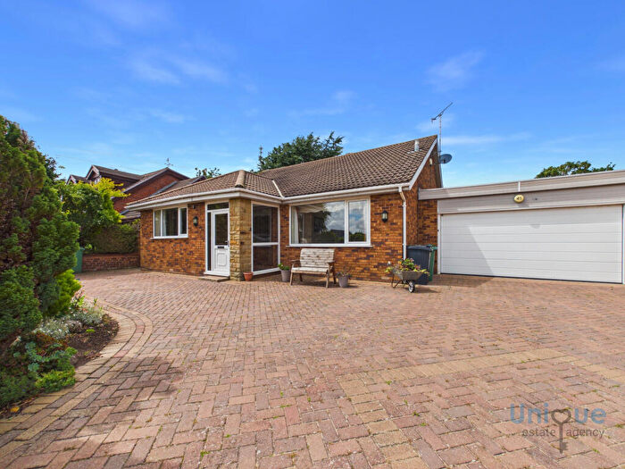 3 Bedroom Bungalow For Sale In Lowton Road, Lytham St. Annes, FY8