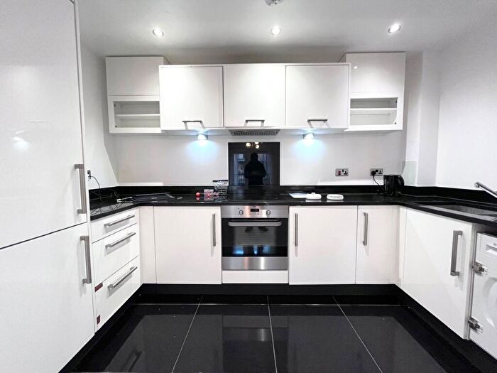 2 Bedroom Apartment To Rent In Shingly Place, Chingford, London, E4