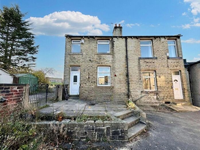 2 Bedroom Semi-Detached House To Rent In Orchard Terrace, Huddersfield, HD4