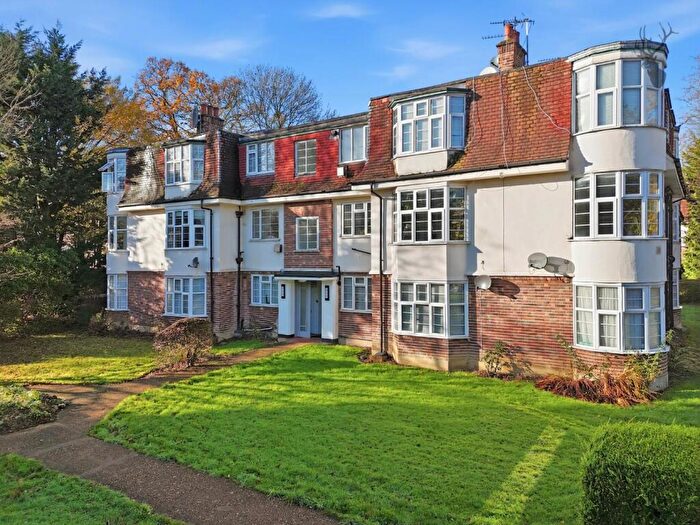 1 Bedroom Flat For Sale In Whitehall Road, London, E4