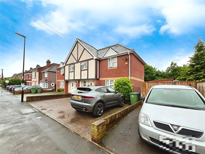 3 Bedroom Semi-Detached House To Rent In Atherley Road, Southampton, Hampshire, SO15