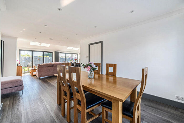 4 Bedroom Detached House For Sale In Volunteer Road, Theale, Reading, Berkshire, RG7