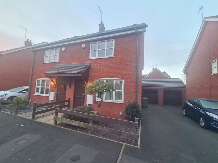 3 Bedroom Semi Detached House To Rent In Hipkiss Gardens, Droitwich Spa, WR9