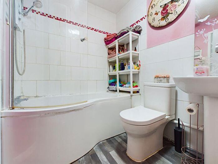 1 Bedroom Flat For Sale In Frampton Road, Gloucester, GL1