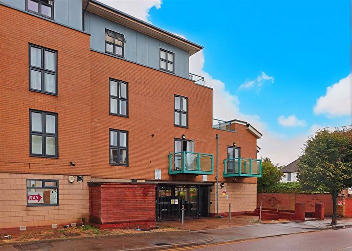 1 Bedroom Flat For Sale In Narev Court, Cedar Avenue, Enfield, EN3