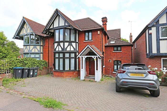 8 Bedroom Semi-Detached House To Rent In High Road, Loughton, IG10