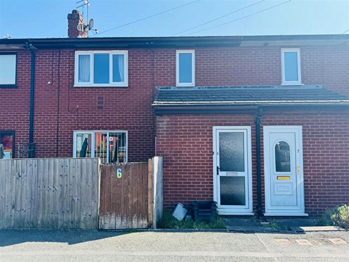 1 Bedroom Apartment For Sale In Trinity Close, Rhostyllen, Wrexham, LL14