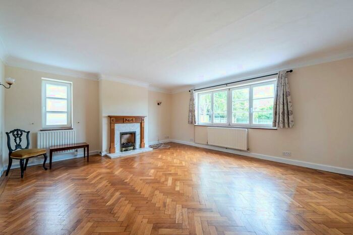 4 Bedroom Detached House To Rent In Aldersey Road, Guildford, GU1