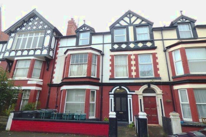 2 Bedroom Flat To Rent In Curzon Road, Llandudno, LL30
