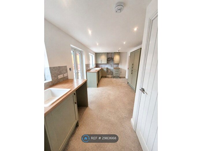 4 Bedroom Semi-Detached House To Rent In Fore St, Exeter, EX1