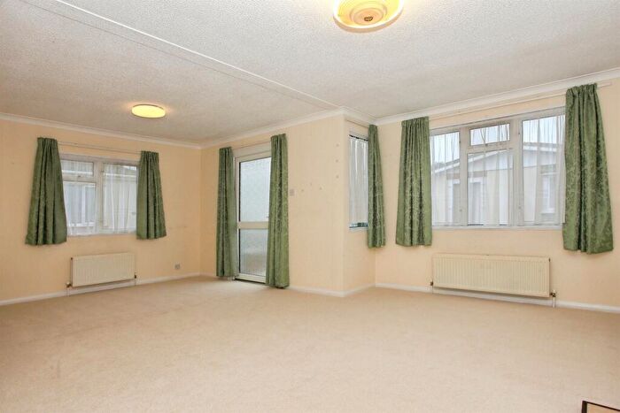 2 Bedroom Park Home For Sale In Brookfield Home Park, Dukesmead, Peterborough, PE4