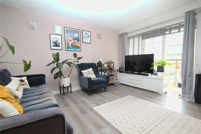 1 Bedroom Flat To Rent In Amber Court, High Street, Romford, Essex RM1