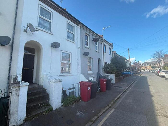 4 Bedroom Terraced House For Sale In Park Street, Slough, Berkshire, SL1