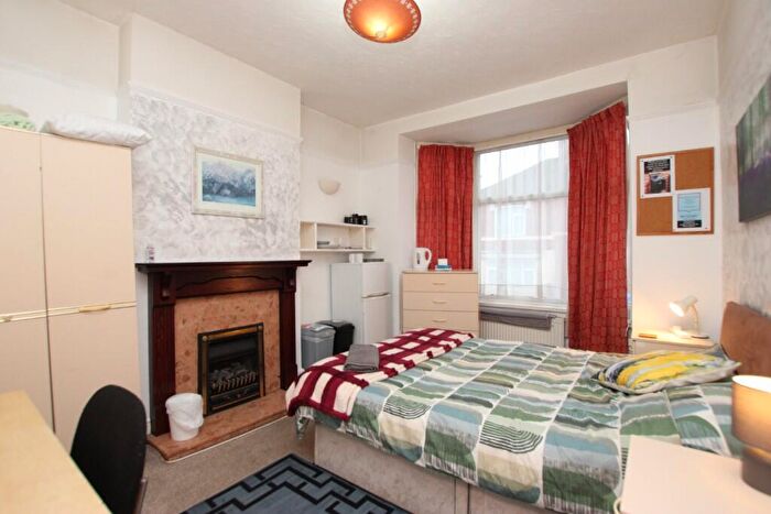 1 Bedroom House Of Multiple Occupation To Rent In Mill Road, Kettering, Northamptonshire, NN16