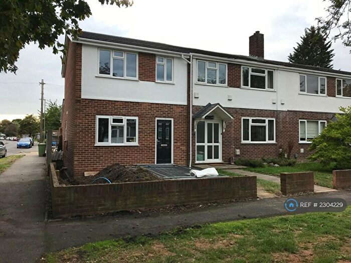3 Bedroom Terraced House To Rent In Cheyne Way, Farnborough, GU14
