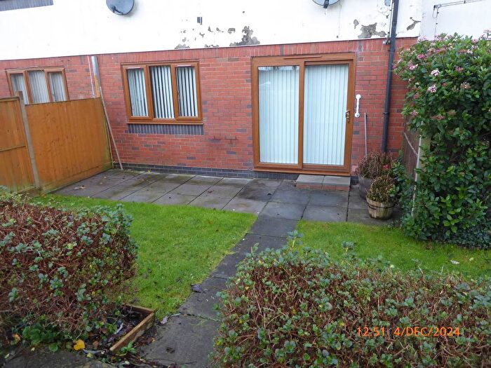 2 Bedroom Flat To Rent In Burgess Meadows, Johnstown, Carmarthen, SA31