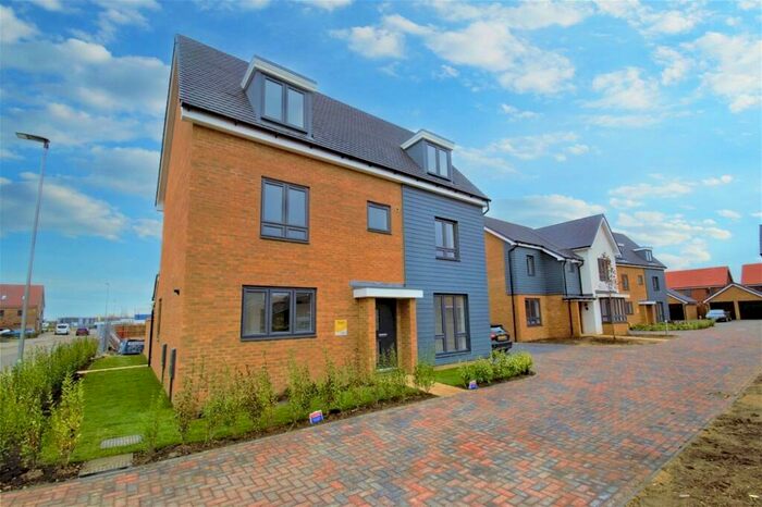 5 Bedroom Detached House To Rent In Allen Court, Wootton, Bedfordshire, MK43