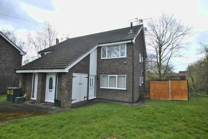 2 Bedroom Flat To Rent In Kirkhill Close, Armthorpe, Doncaster, South Yorkshire, DN3