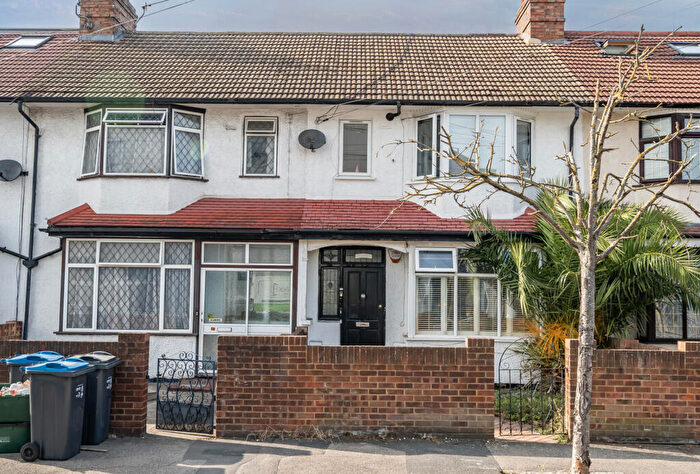 2 Bedroom Apartment For Sale In Bond Road, Mitcham, CR4