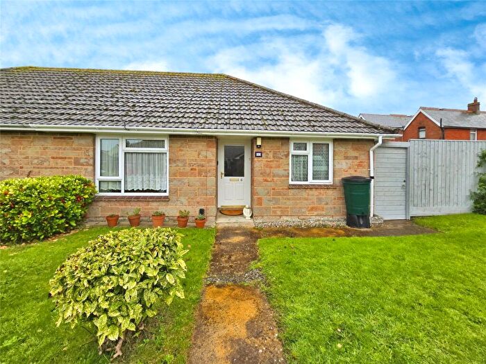 2 Bedroom Bungalow For Sale In Princes Close, Totland Bay, Isle Of Wight, PO39