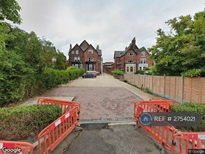 3 Bedroom Flat To Rent In Lidgett Lane, Leeds, LS17