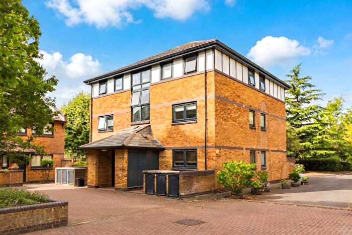 2 Bedroom Flat To Rent In Taeping Street, Isle Of Dogs, Mudchute, E14