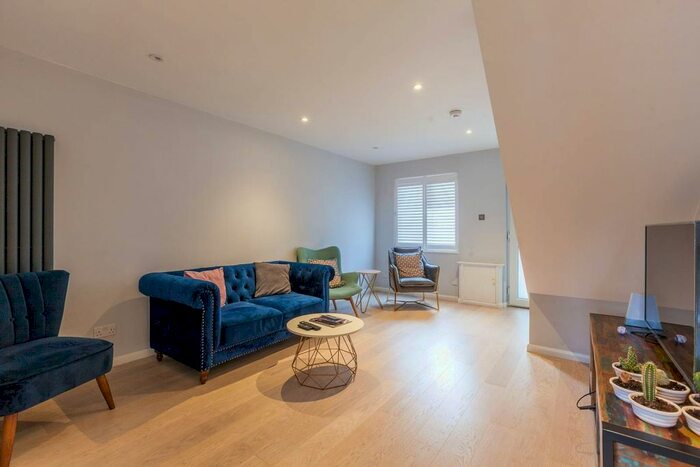 3 Bedroom Property To Rent In Strathnairn Street, Bermondsey, London, SE1