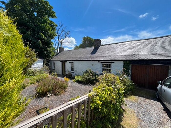 2 Bedroom Cottage For Sale In Penrhiwllan, Llandysul, SA44
