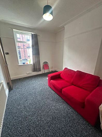 4 Bedroom Terraced House To Rent In Recreation View, Leeds, LS11