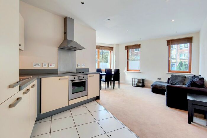 1 Bedroom Flat To Rent In Abbey Street, London, SE1