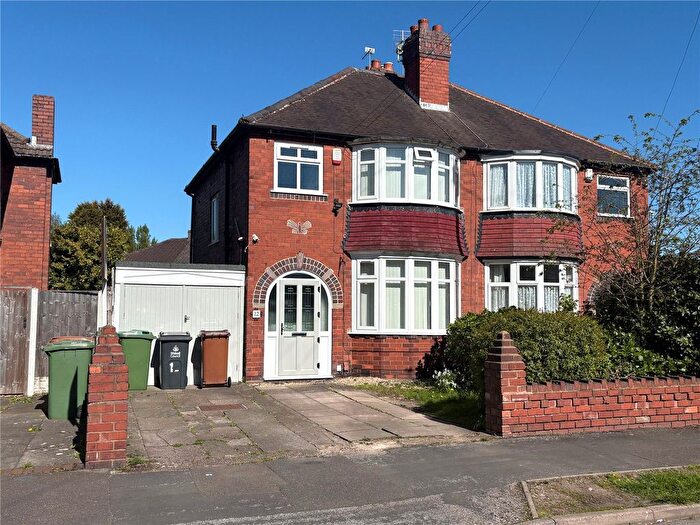 3 Bedroom Semi-Detached House For Sale In Dovedale Avenue, Willenhall, West Midlands, WV12