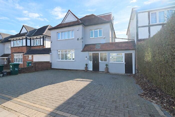 5 Bedroom Link Detached House For Sale In Hazel Gardens, Edgware, Middlesex, HA8