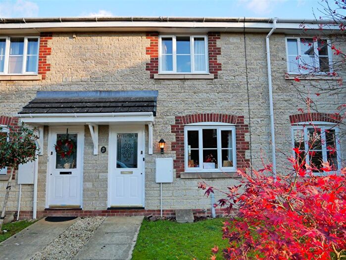 2 Bedroom Terraced House For Sale In Woodsage Way, Calne, SN11