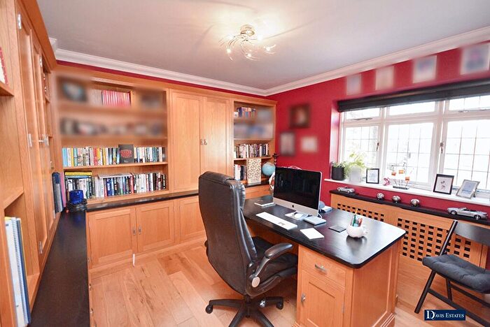 5 Bedroom Detached House For Sale In Nelmes Road, Emerson Park, Hornchurch, RM11