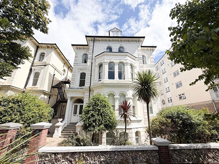 2 Bedroom Flat For Sale In Devonshire Place, Eastbourne, BN21