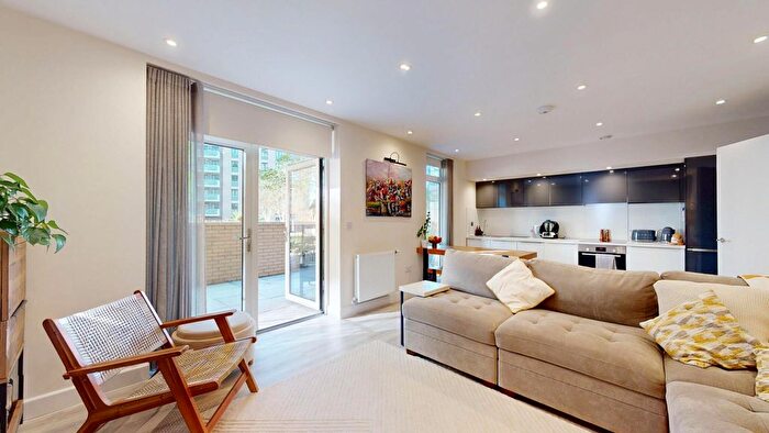2 Bedroom Flat To Rent In Falcondale Court, Park Royal, Brent, NW10