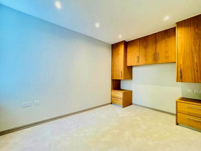 1 Bedroom Flat To Rent In Godstone Road, Kenley, CR8