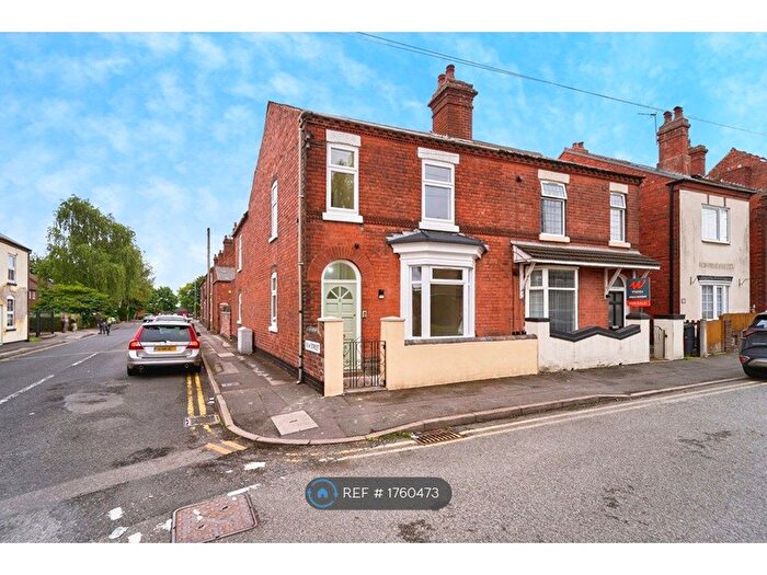 4 Bedroom Semi-Detached House To Rent In Clarendon Street, Bloxwich, Walsall, WS3