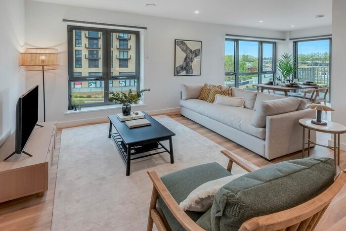 2 Bedroom Flat To Rent In Oldfield Lane North, Greenford, UB6