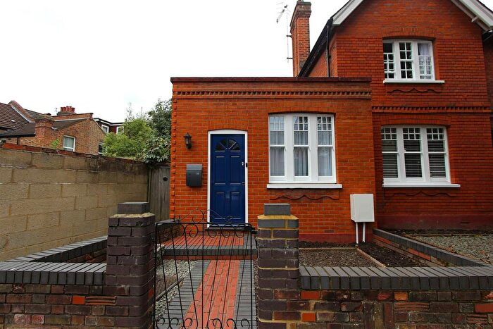 Studio To Rent In Beechwood Road, Hornsey, N8