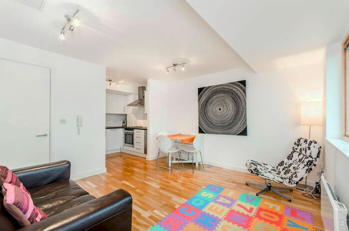 1 Bedroom Flat To Rent In St Pancras Way, King's Cross, London, NW1