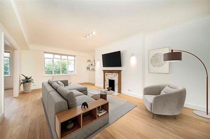 4 Bedroom Flat To Rent In Lancaster Terrace, London, W2