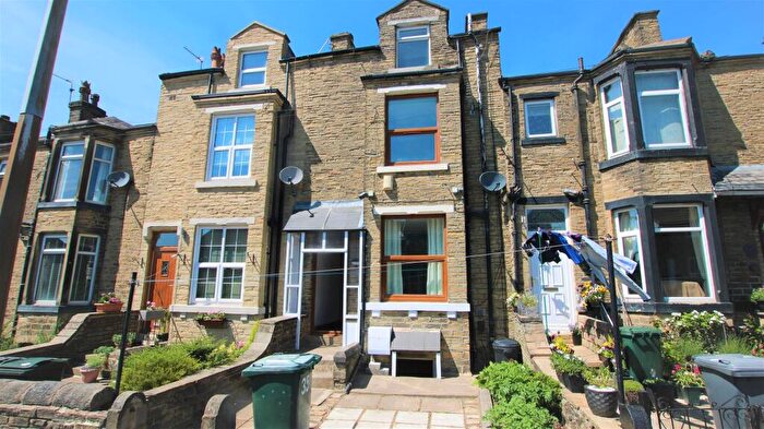 3 Bedroom Terraced House To Rent In Fairbank, Shipley, BD18