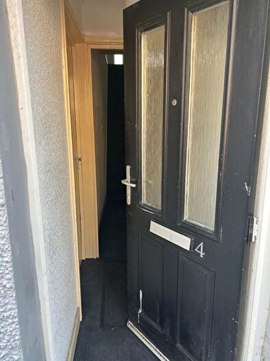 2 Bedroom Flat To Rent In Western Street, Swansea, SA1